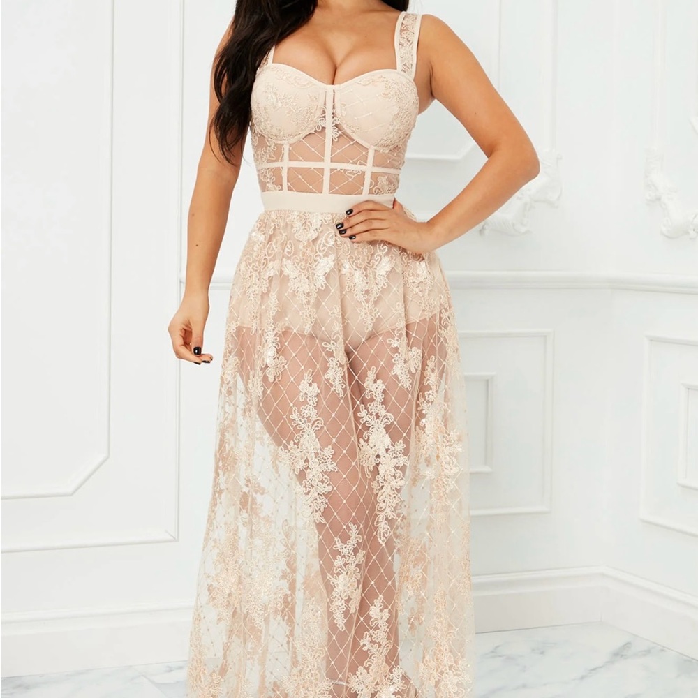 Fashion Nova Elegant Lace Maxi Dress in Cream - size L